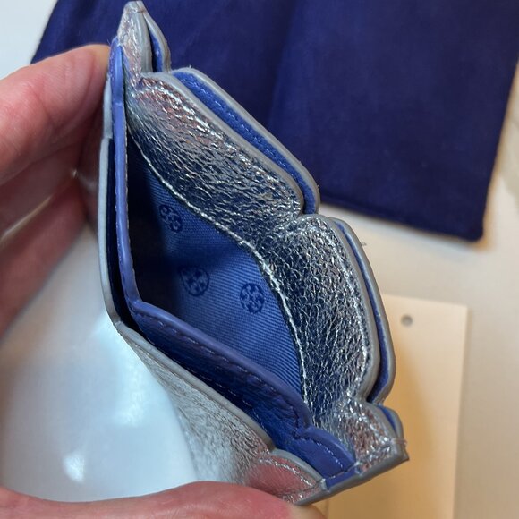 NWOT Tory Burch Scalloped-T Silver Metallic Leather Card Holder - Picture 5 of 9